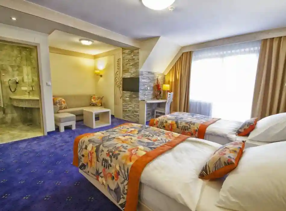 Hotel Toporów Premium - tunnelmallinen sisustus 7