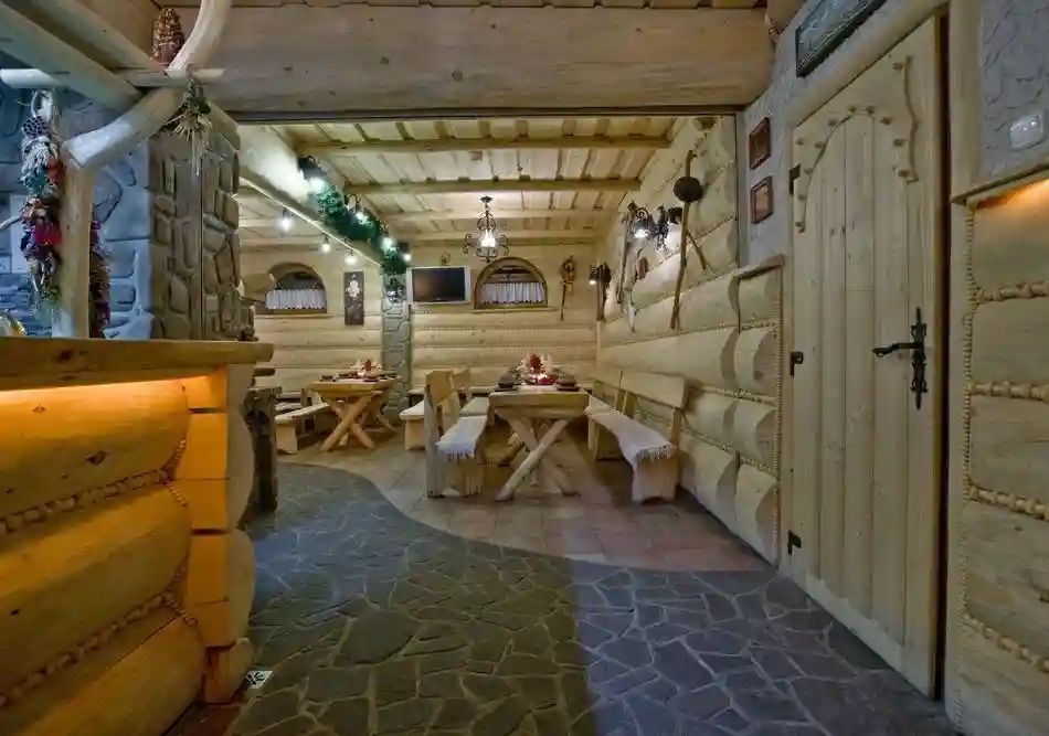 Hotel Toporów Premium - tunnelmallinen sisustus 6